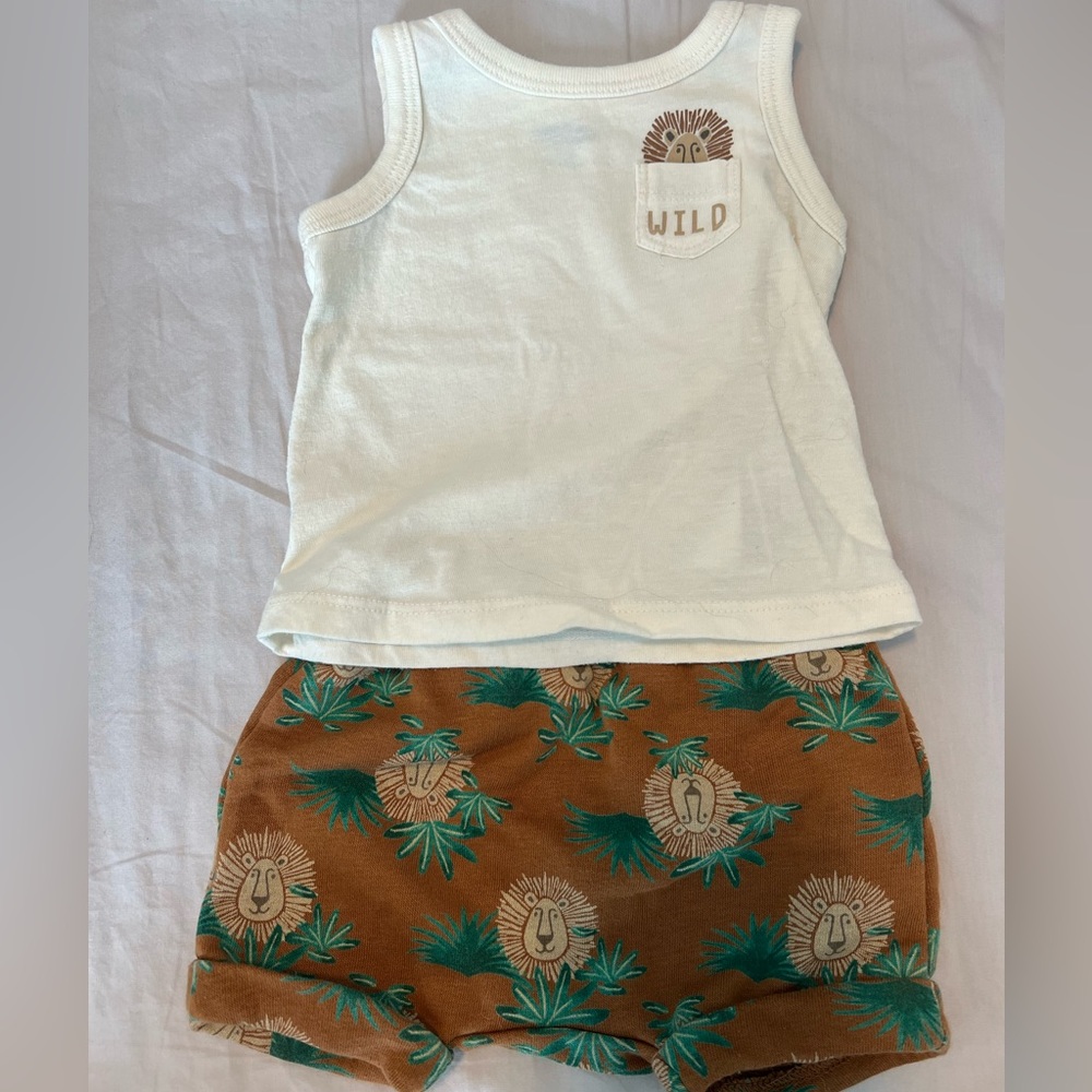 Wild lion set tank & shorts, like new, size 0-3 months